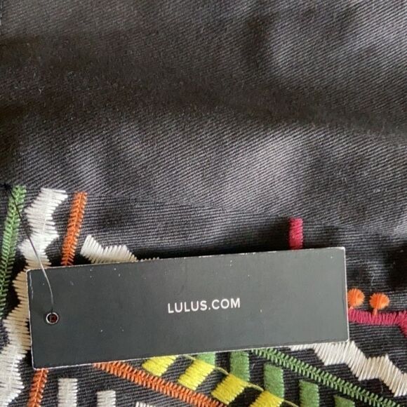 Women’s Lulu’s Embroidered Mini Skirt Black with embroidery Size M - Picture 7 of 8